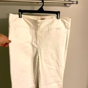 Anne Klein white jeans. Size 12!